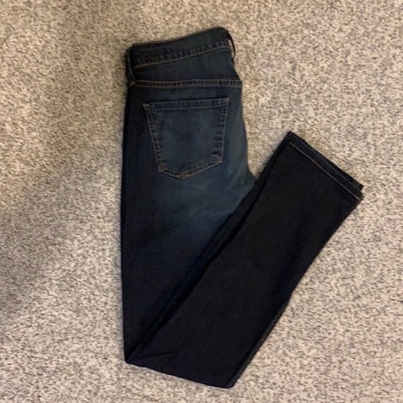 Citizens of Humanity Ava Low Rise Straight Leg
Dark wash
Size:25 - Picture 10 of 12